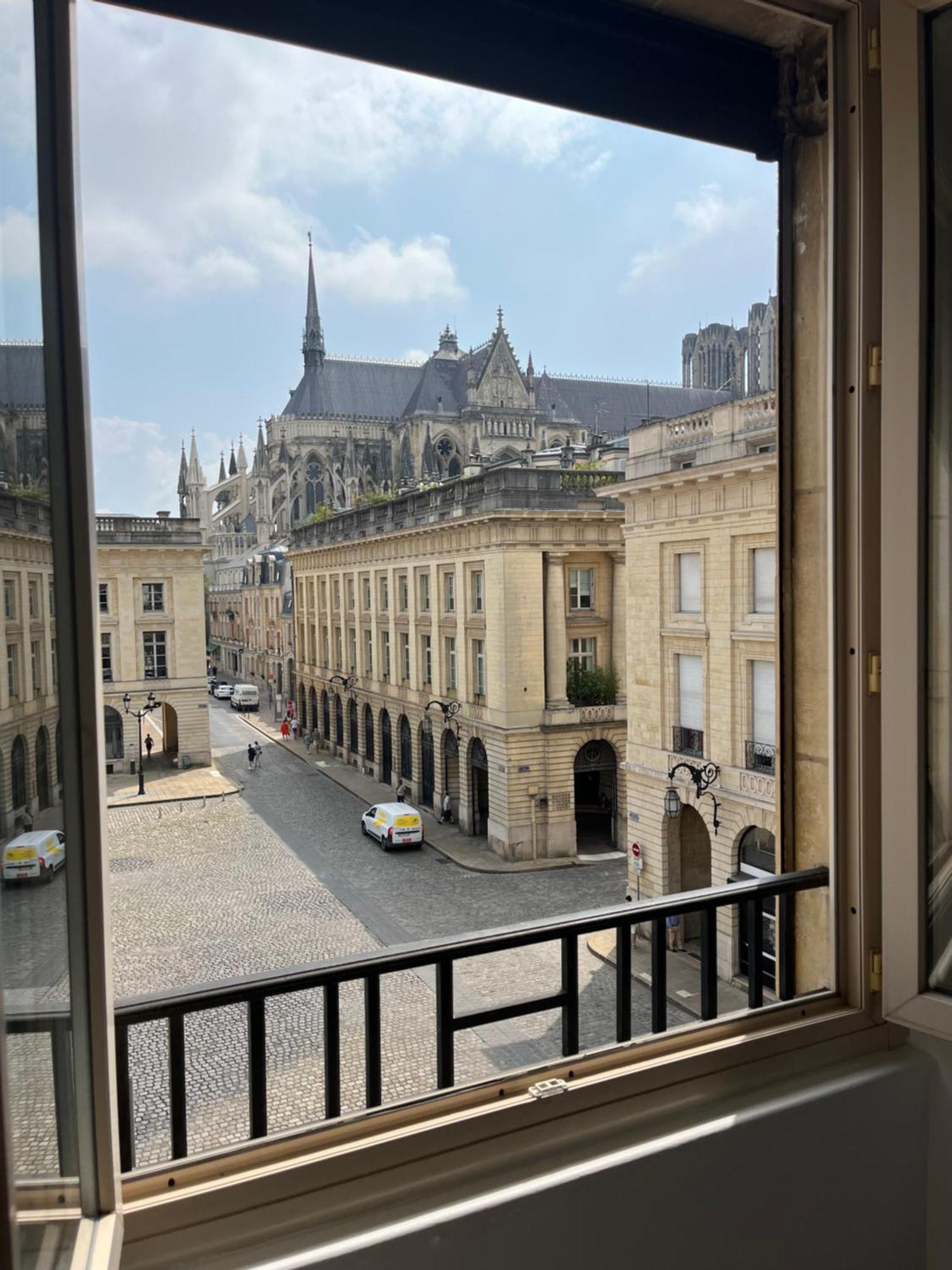 Royal Home, Hypercentre Reims Avec Vue Cathedrale Экстерьер фото