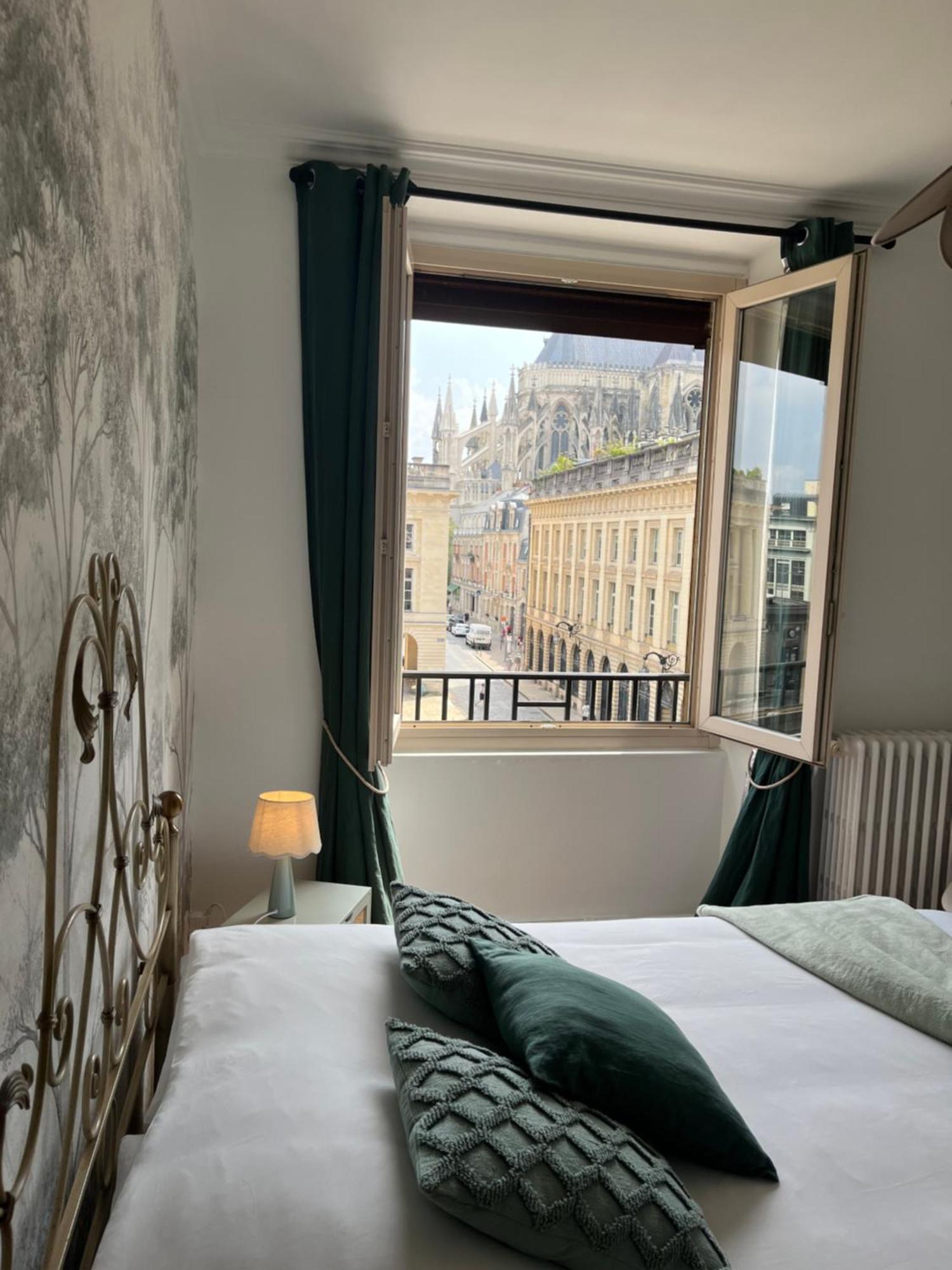 Royal Home, Hypercentre Reims Avec Vue Cathedrale Экстерьер фото