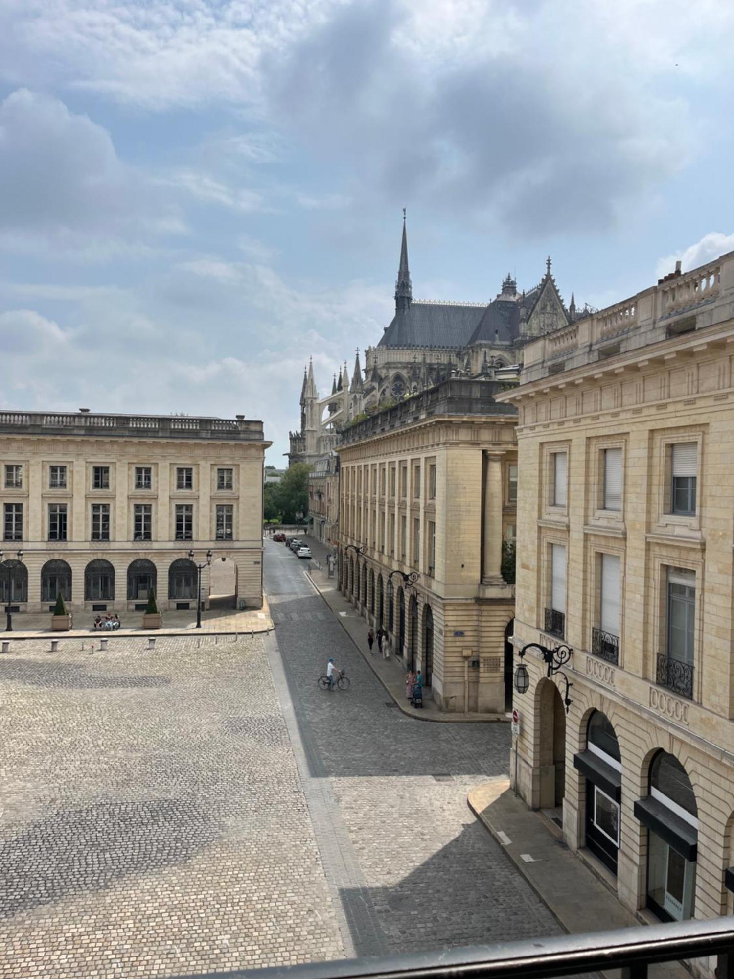 Royal Home, Hypercentre Reims Avec Vue Cathedrale Экстерьер фото